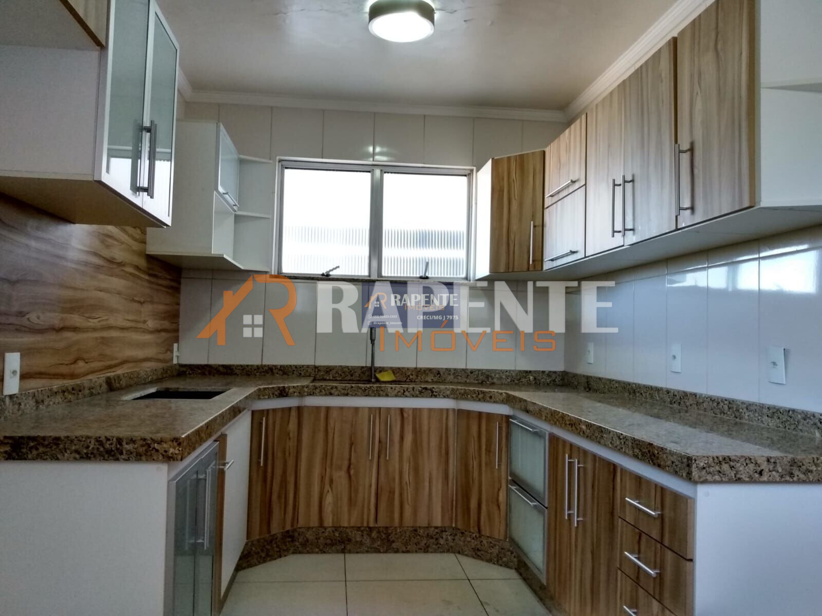 06 Apartamento em Pontilhão, Barbacena/MG