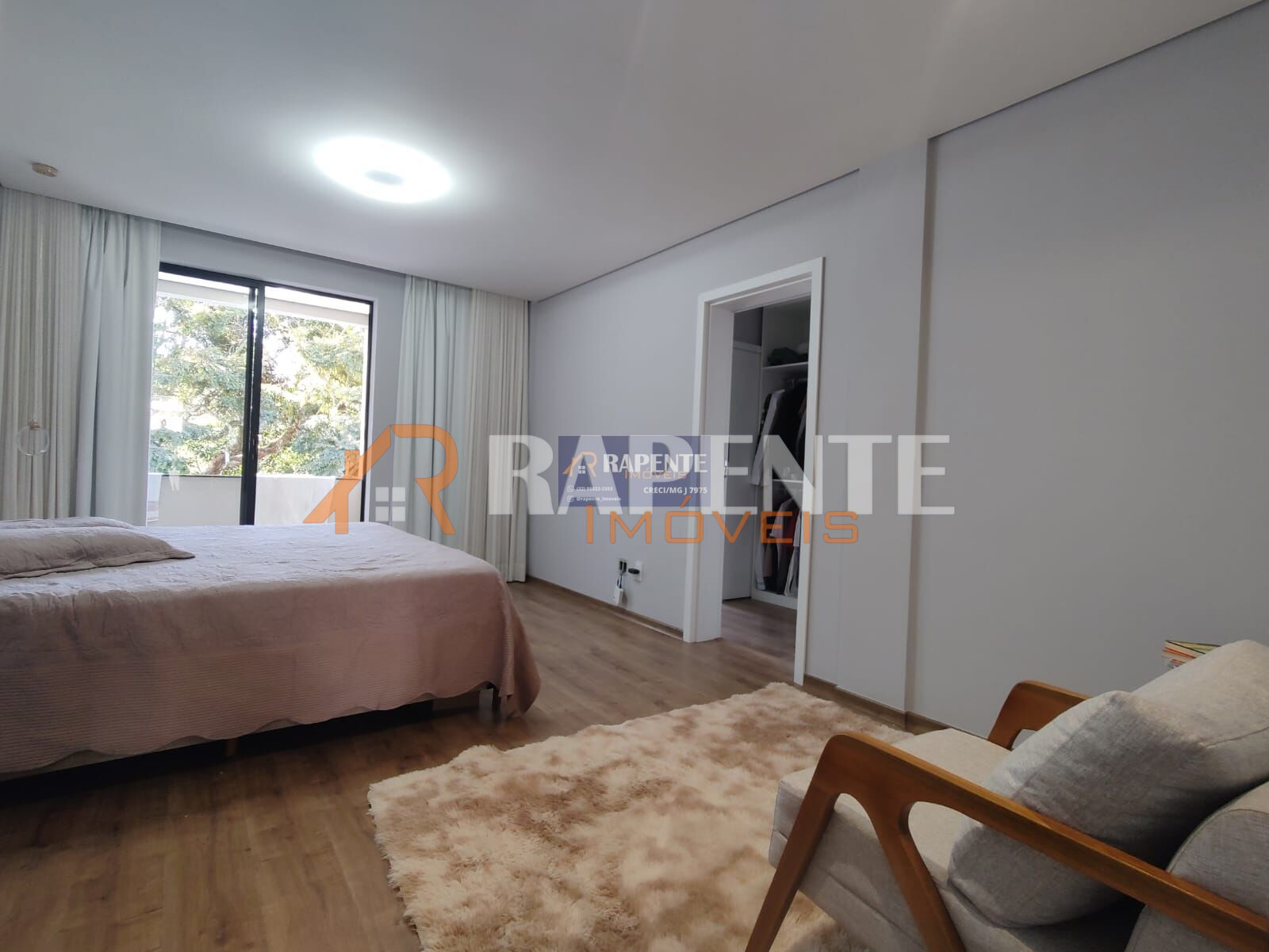 06 Casa super elegante no Santa Tereza 1 para você!