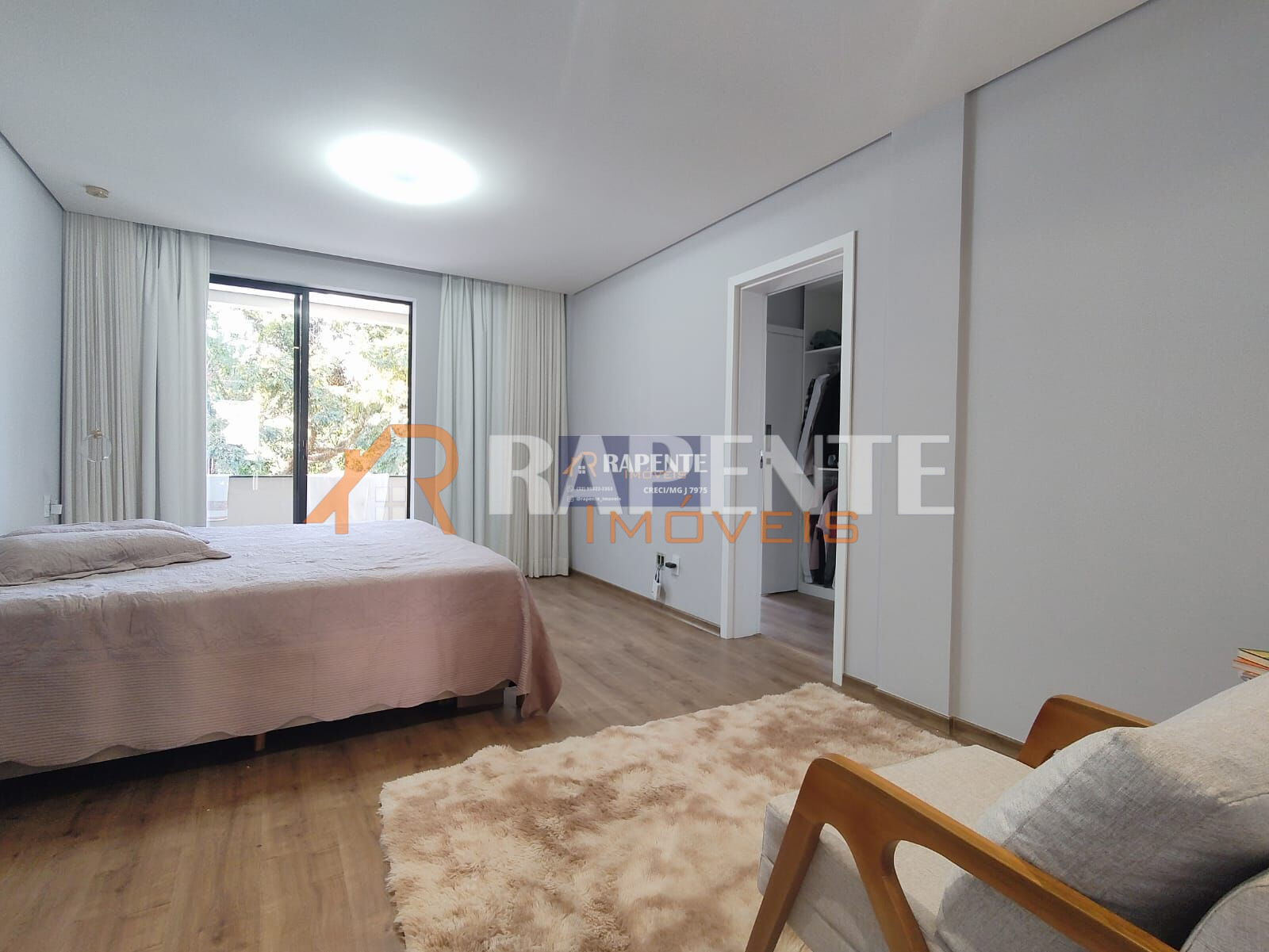 07 Casa super elegante no Santa Tereza 1 para você!