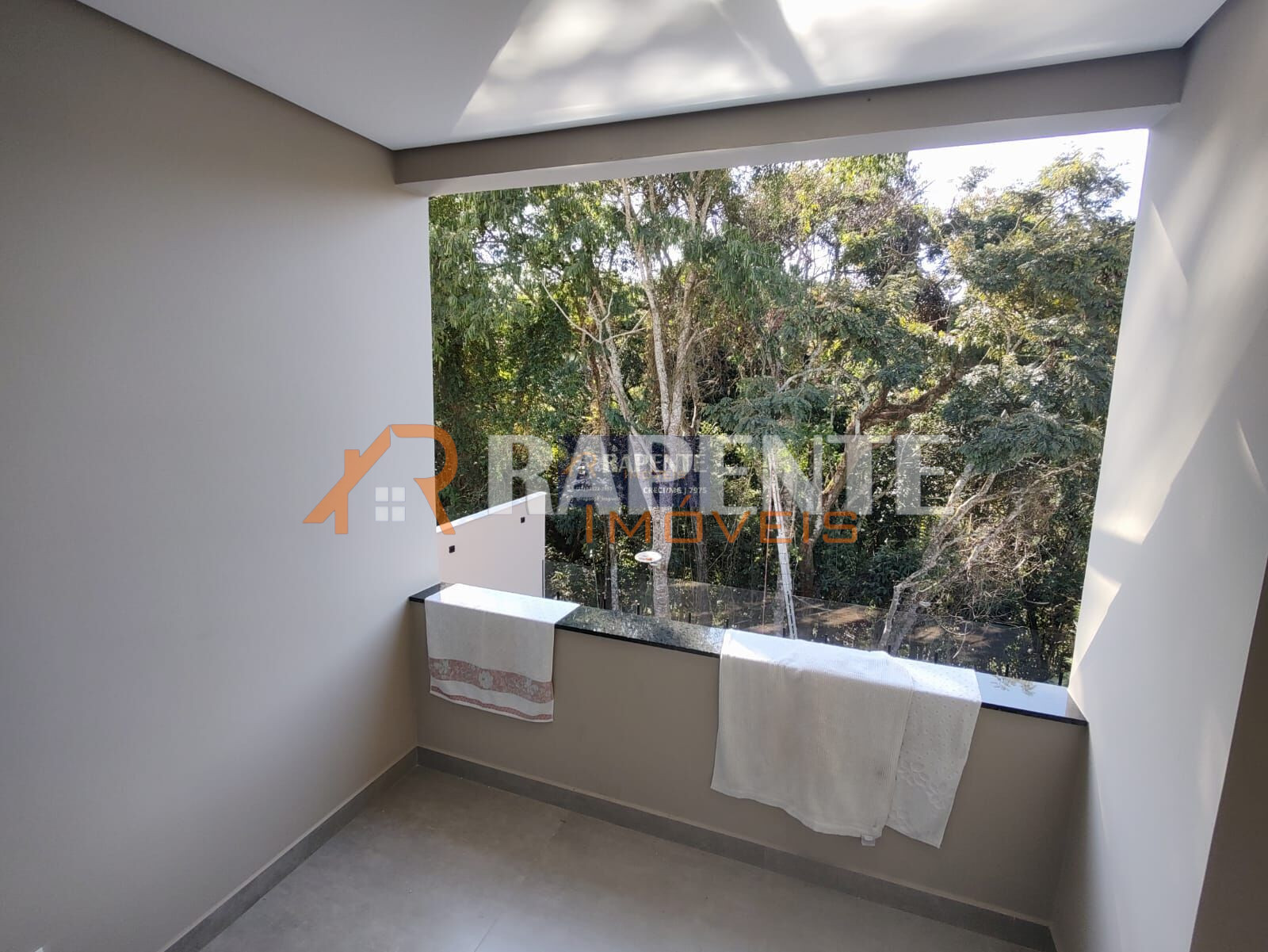 08 Casa super elegante no Santa Tereza 1 para você!