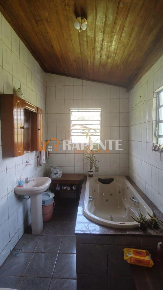 1758587628971 Sítio completíssimo no Caiçaras!