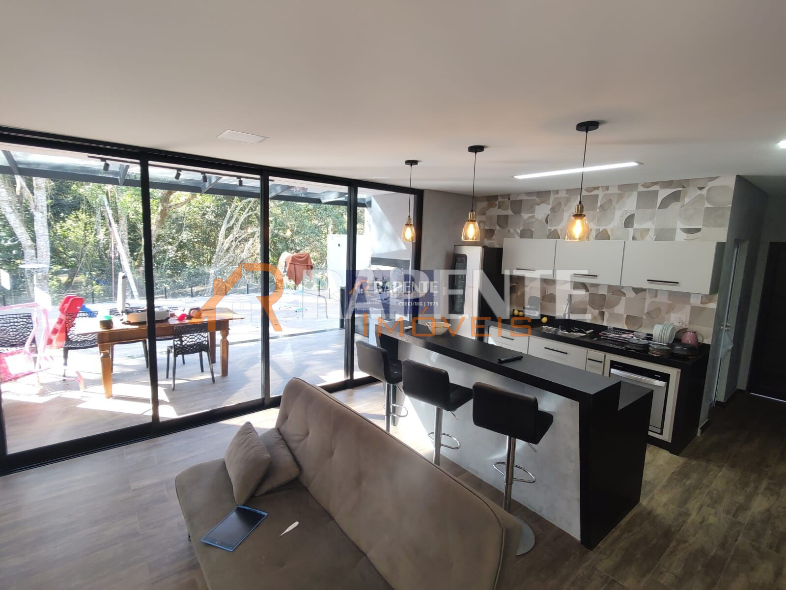 29 Casa super elegante no Santa Tereza 1 para você!