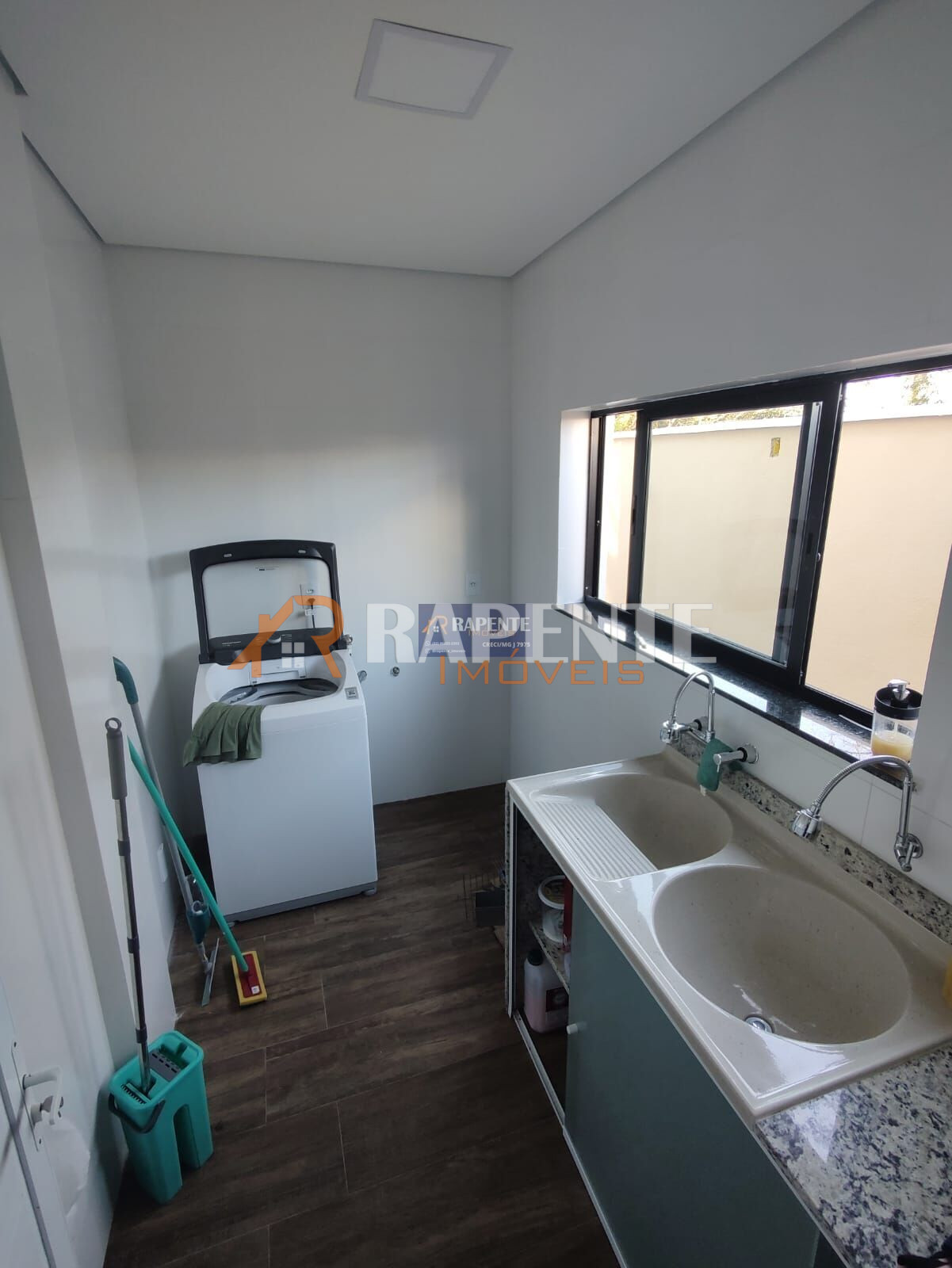 30 Casa super elegante no Santa Tereza 1 para você!