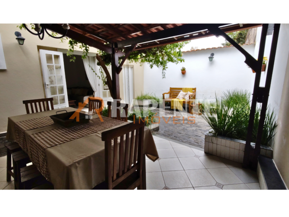 Casa incrível à venda no Centro