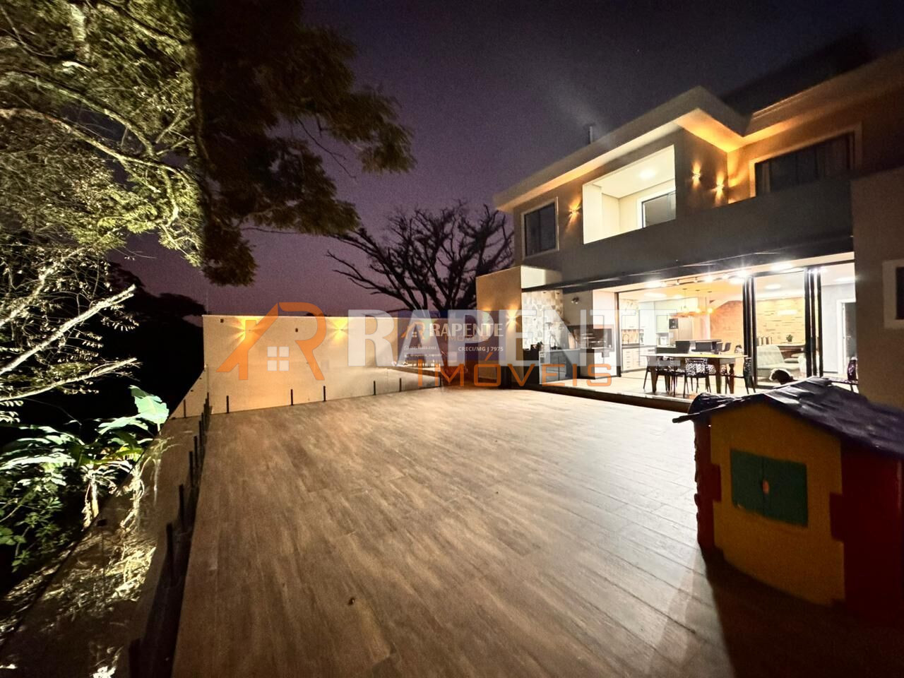 47 Casa super elegante no Santa Tereza 1 para você!