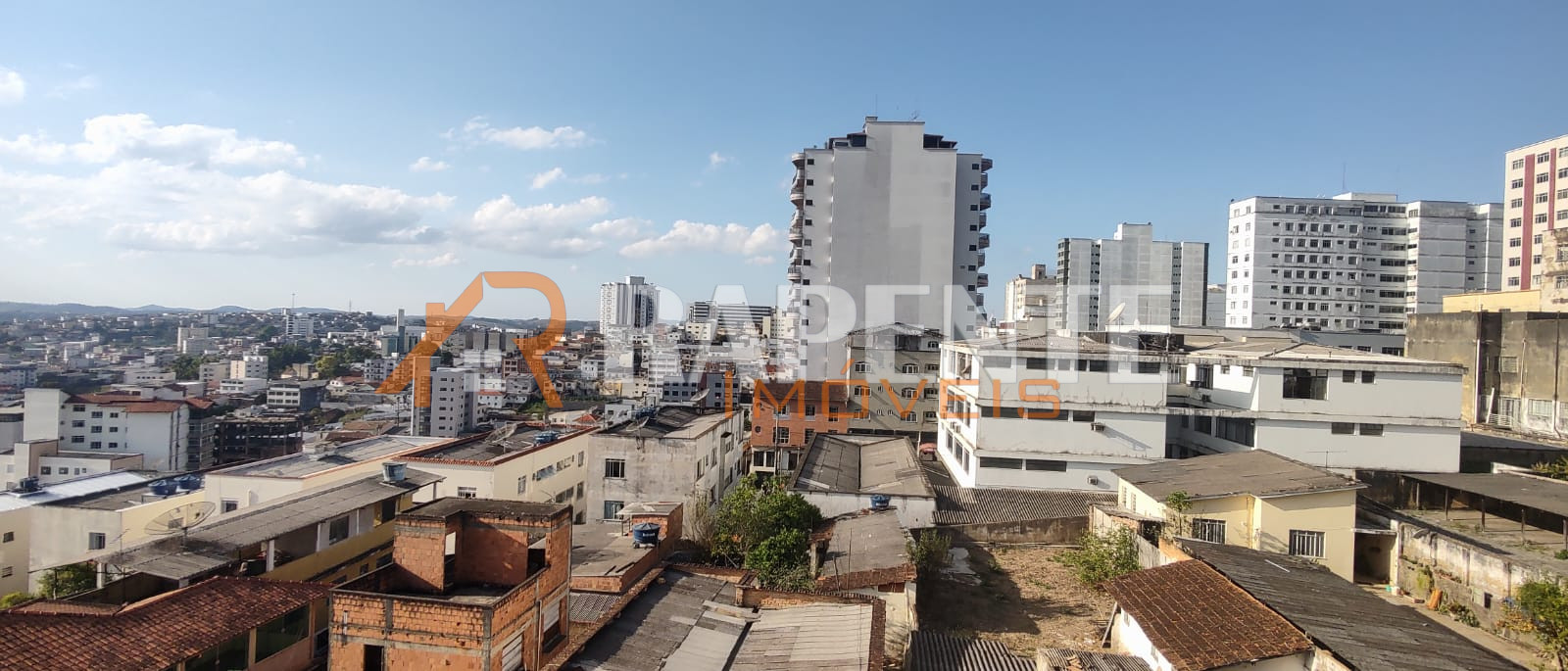 Apartamento no Centro! Alta procura neste prédio.