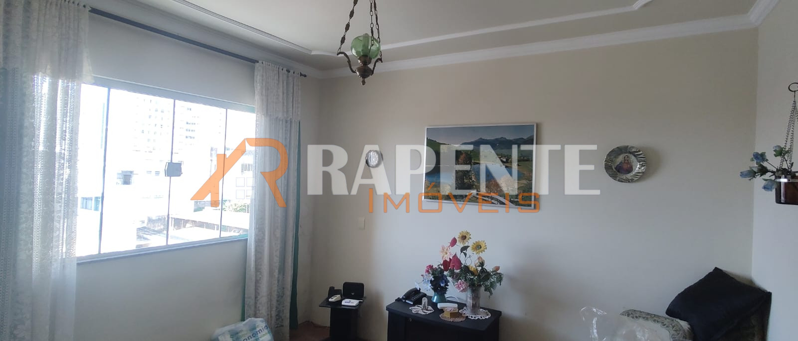 Apartamento no Centro! Alta procura neste prédio.
