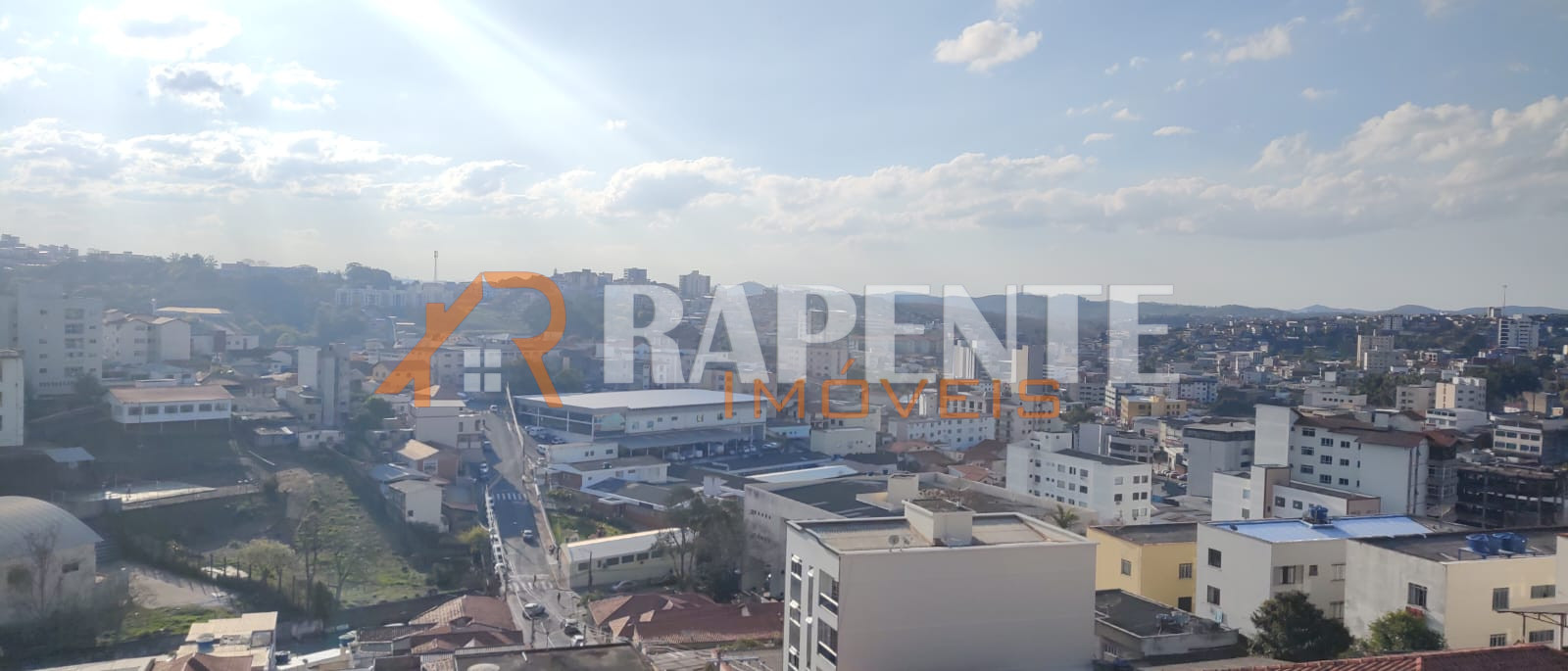 Apartamento no Centro! Alta procura neste prédio.