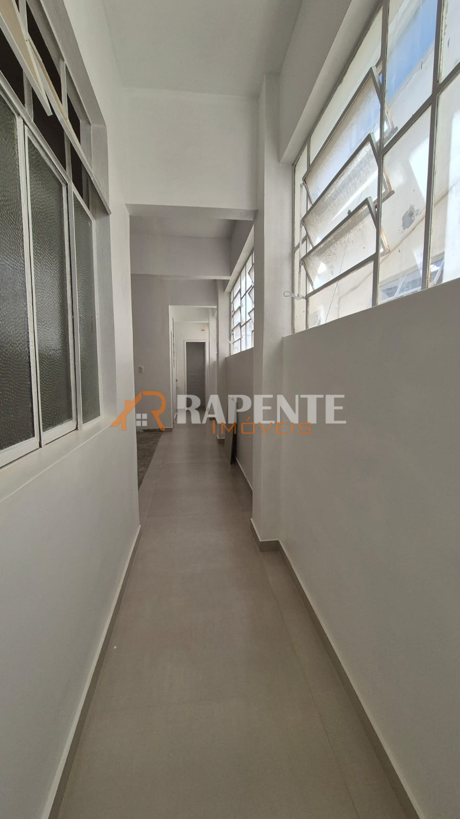Excelente apartamento na Rua XV, Centro