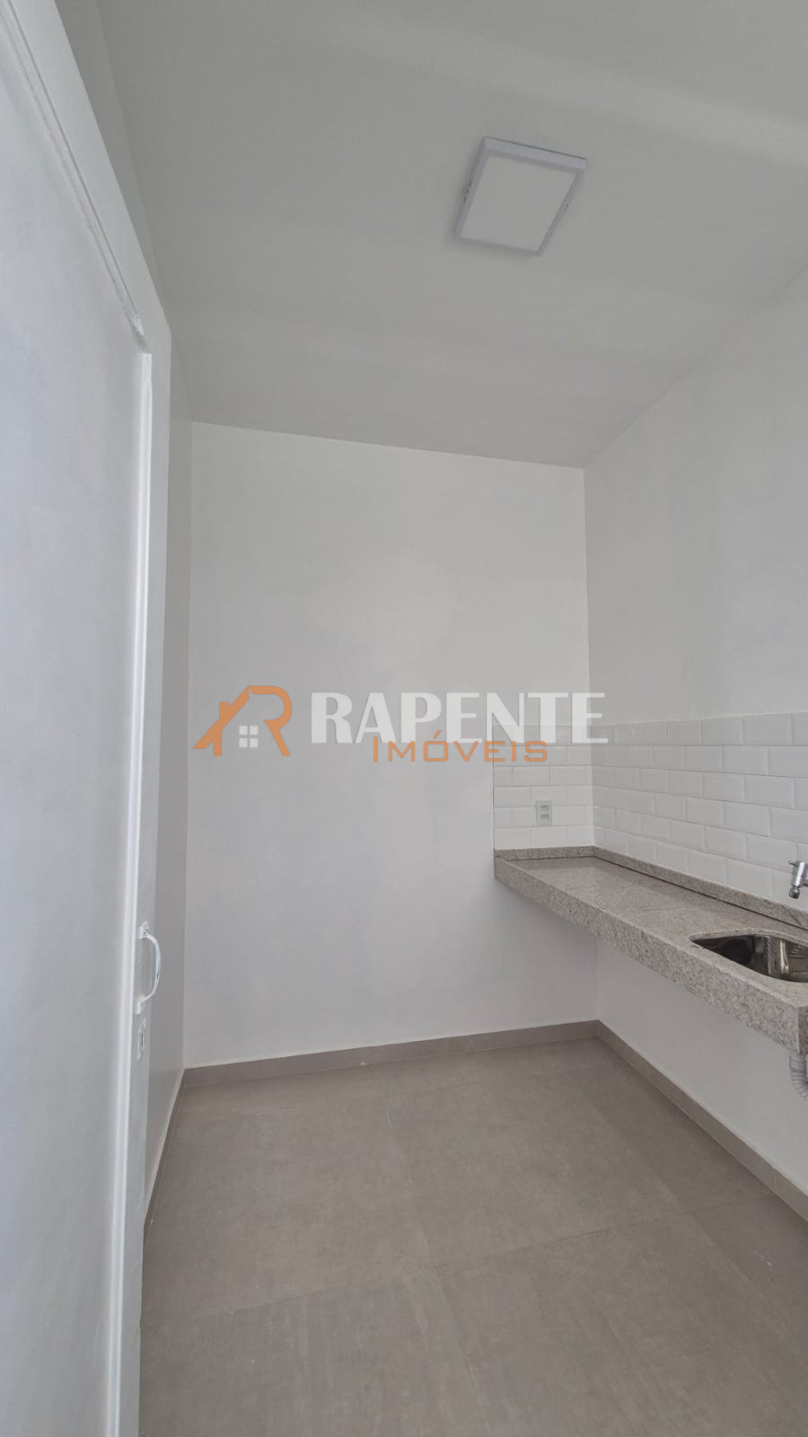 Excelente apartamento na Rua XV, Centro