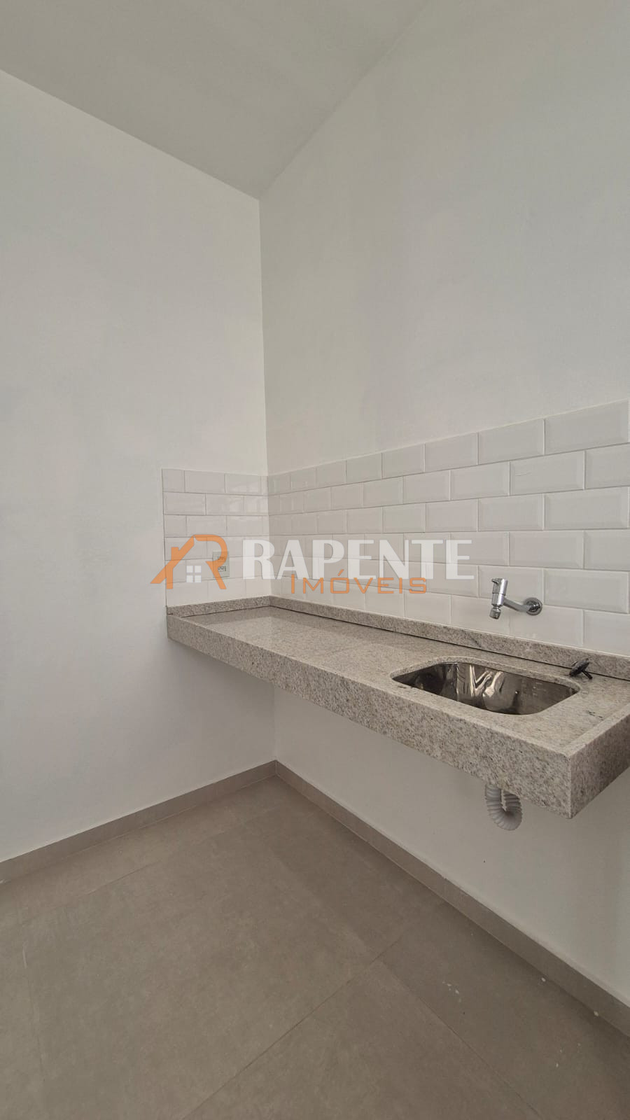 Excelente apartamento na Rua XV, Centro