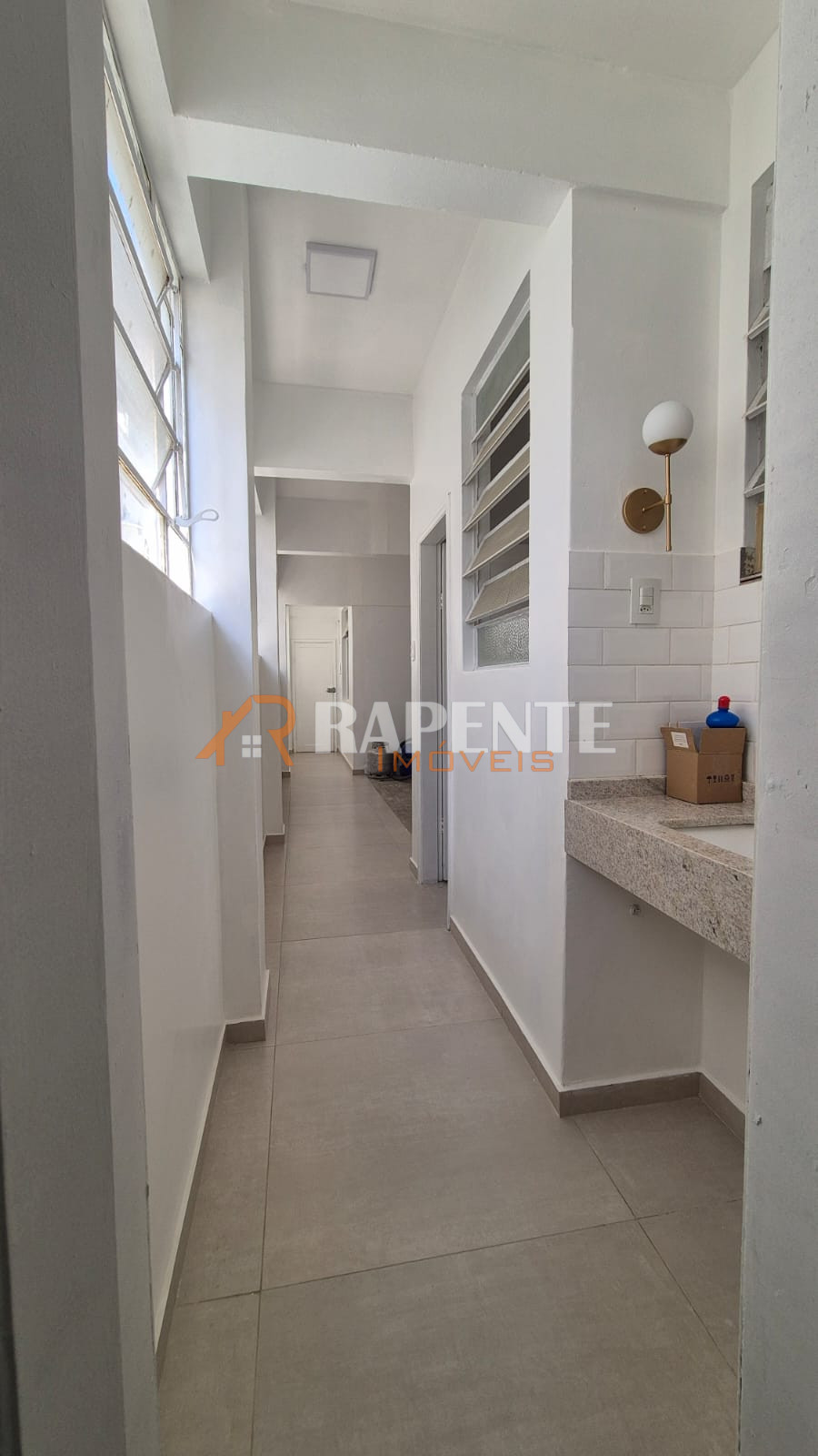 Excelente apartamento na Rua XV, Centro