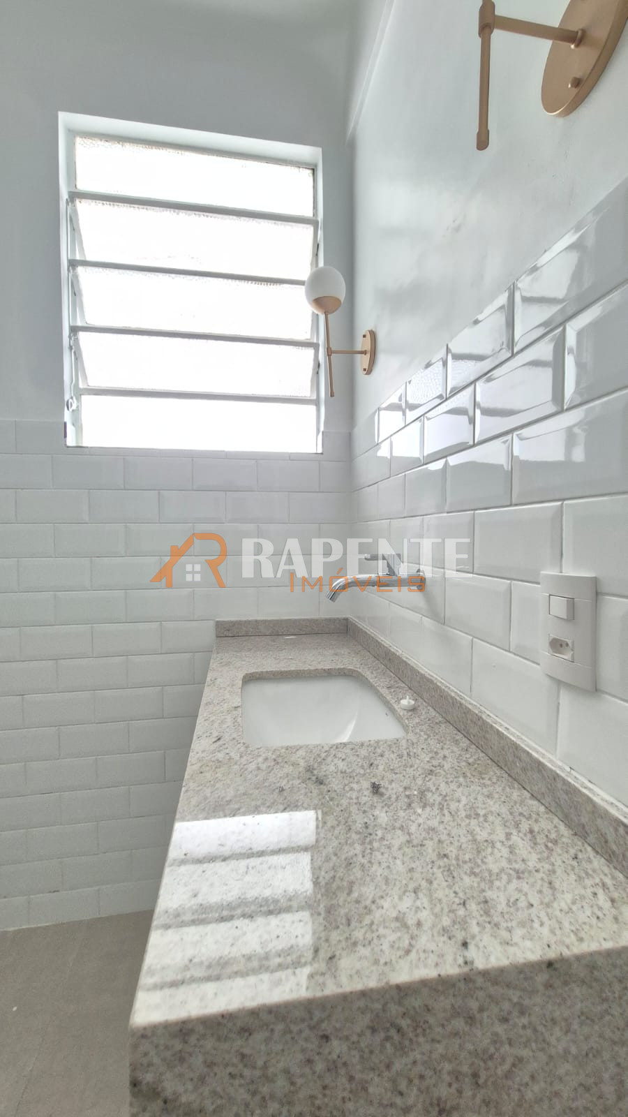 Excelente apartamento na Rua XV, Centro