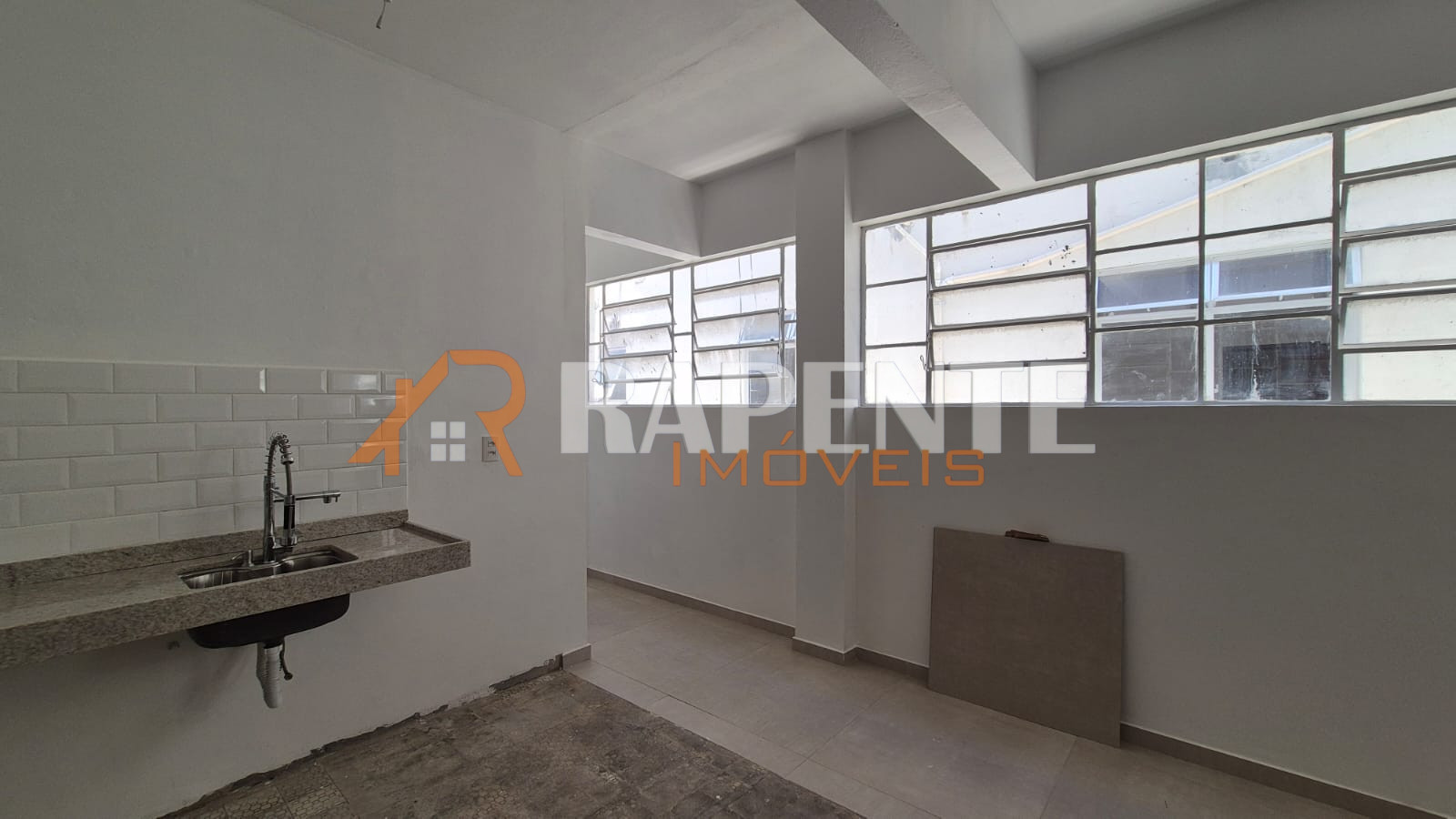 Excelente apartamento na Rua XV, Centro