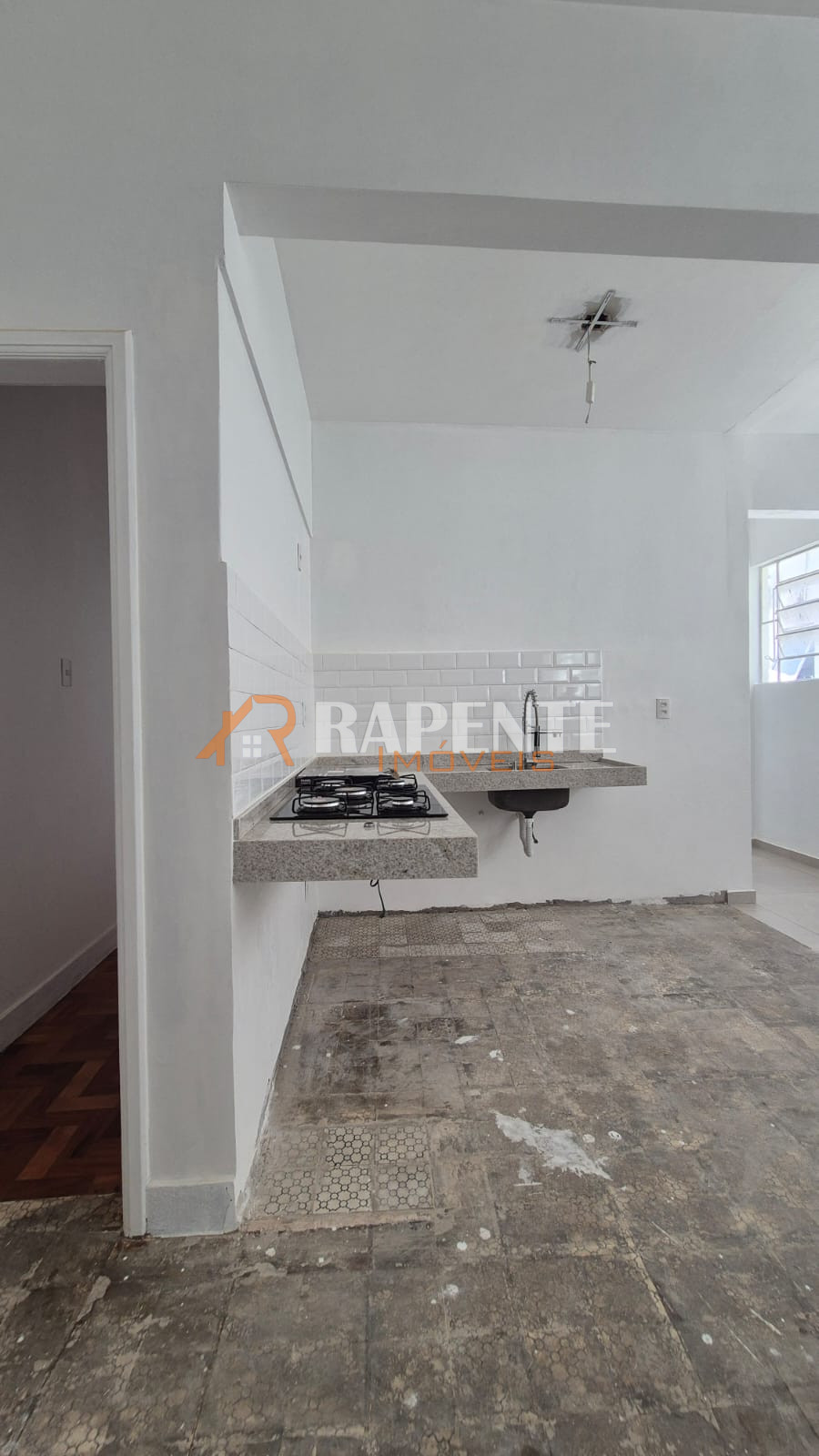 Excelente apartamento na Rua XV, Centro